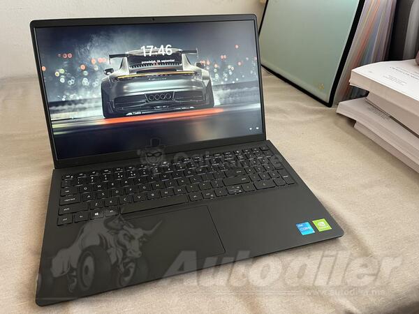 Dell Vostro 15 3510 - 15.6" Intel i5 16GB GB