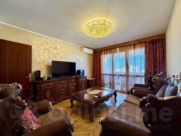 Jednosoban stan 53m2 - Bar - Centar grada