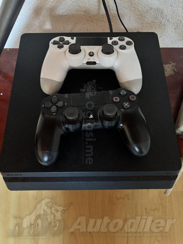 Sony - PlayStation 4