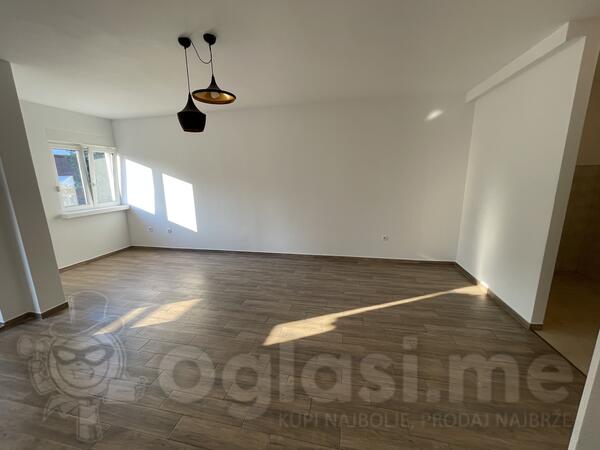 Dvosoban stan 52m2 - Podgorica - Preko Morače